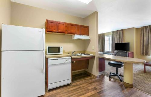 Extended Stay America Suites - Houston - Med Ctr - NRG Park - Braeswood Blvd - image 13