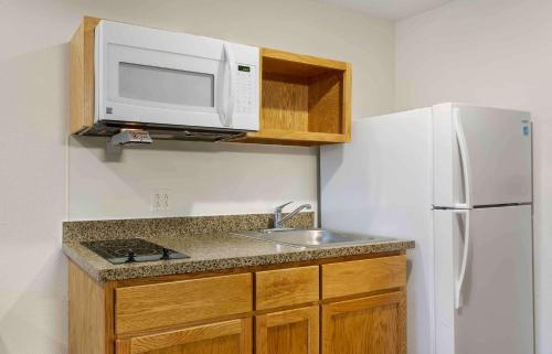 Extended Stay America Select Suites - Cleveland - Airport, Cleveland (photo 8)
