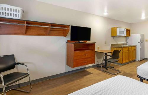 Extended Stay America Select Suites - Cleveland - Airport - image 2