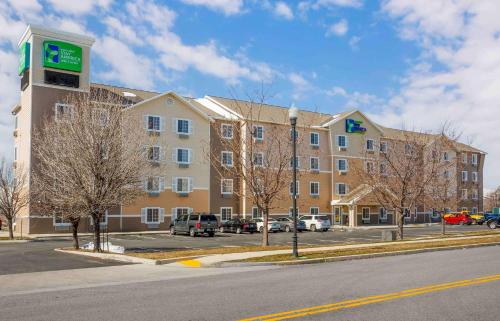 Woodspring Suites Provo American Fork - image 8