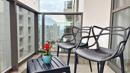 شرفة/ تراس, Apto 2 qtos próx a praia em Itapoã (Apto 2 qtos prox a praia em Itapoa) in Itapuã