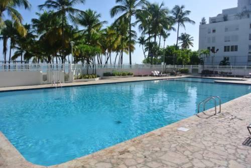 Isla Verde Beach Apartments - image 2