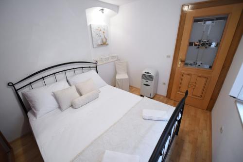 Apartment Duje - image 6