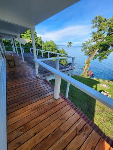 Waterfront modern 3br home Vale Ni Vonu in โคโรโว