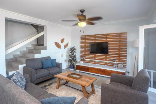 Oceanview 3BR Villa with 3 Shared Pools and Beachfront Resort Access