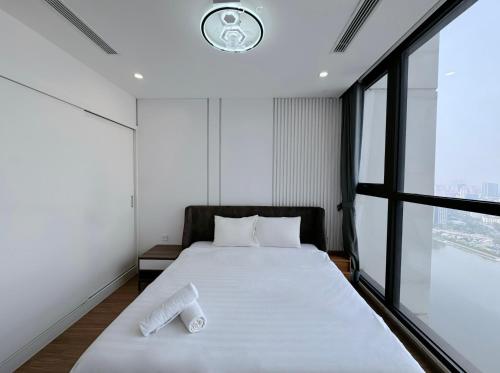 Three-Bedroom Apartment image 10