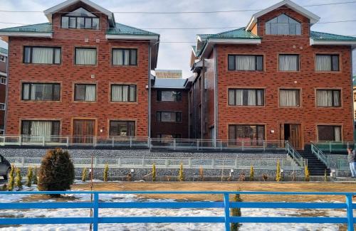 White Water Resorts - Hotel - Pahalgām