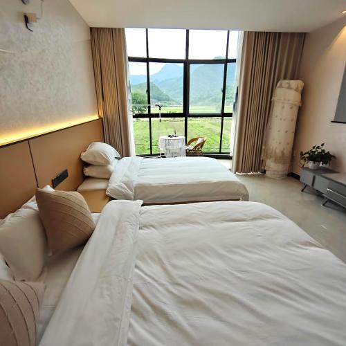 2 bedrooms, 3 beds