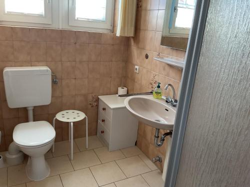One-Bedroom Apartment with Terrace image 4