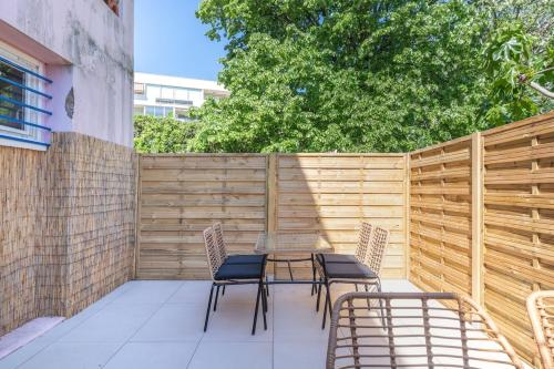 Studio avec Terrasse et piscine in La Pagane