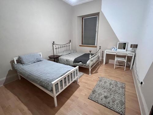 Cheerful 5 Bedroom House Close to Central West End and Parking, Glasgow (photo 9)