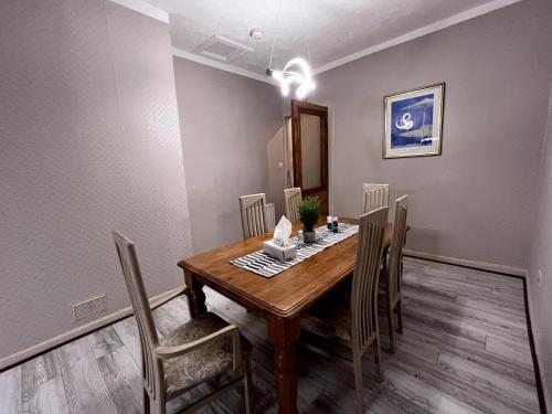 Cheerful 5 Bedroom House Close to Central West End and Parking, Glasgow (photo 10)