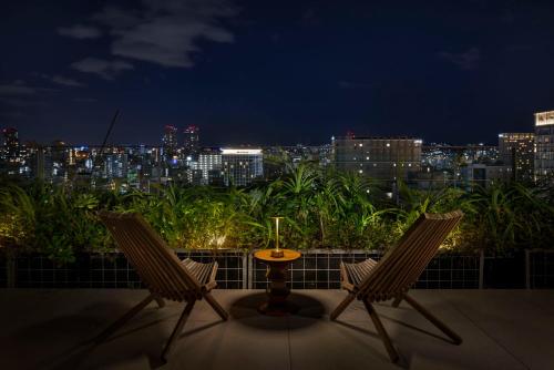 Penthouse Suite with Private Top Foor Terrace with Lounge Access & Free Mini-Bar image 5