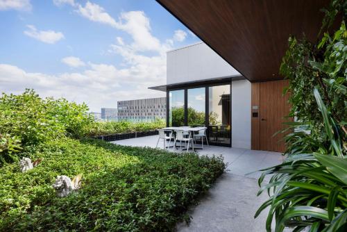 Penthouse Suite with Private Top Foor Terrace with Lounge Access & Free Mini-Bar image 1