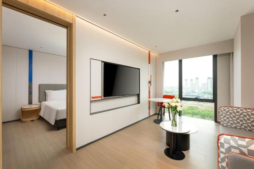 room detail thumbnail 1