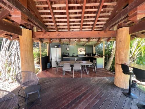 Exceptional villa with direct beach access in Dumbéa