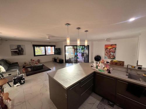 Exceptional villa with direct beach access in Dumbéa