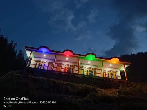 The Breeze Homestay in มานิการัน