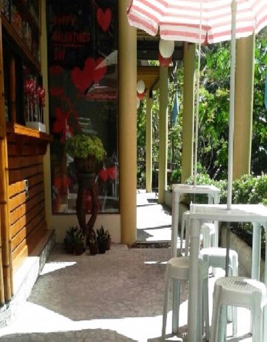 Twin Hearts Resort Pool Cabin 2 in 哈薩安