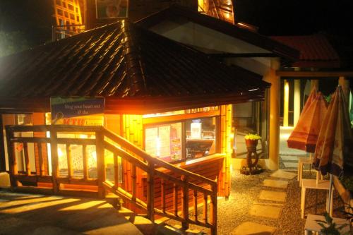 Twin Hearts Resort Pool Cabin 2 in 哈薩安