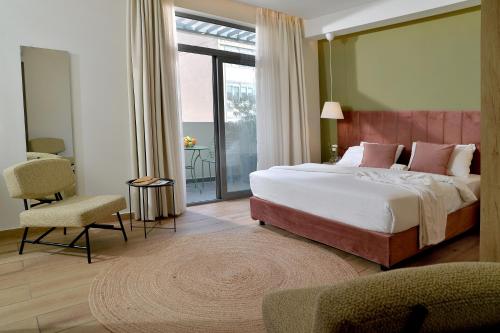 Executive Suite image 3