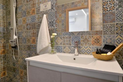 Deluxe Double Room with Balcony room in Alva Athens Hotel