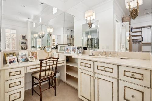 Pearce Chateau home by Peace Vacations - image 10