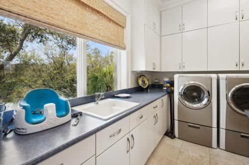 Pearce Chateau home by Peace Vacations - image 9