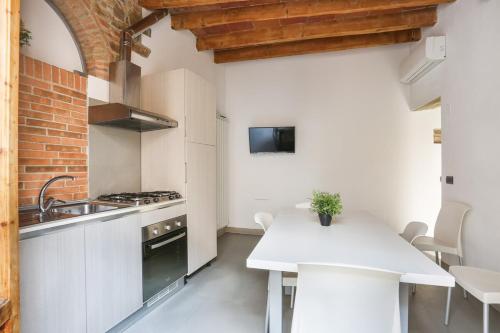 The Tower Suite next to Uffizi Gallery - image 11