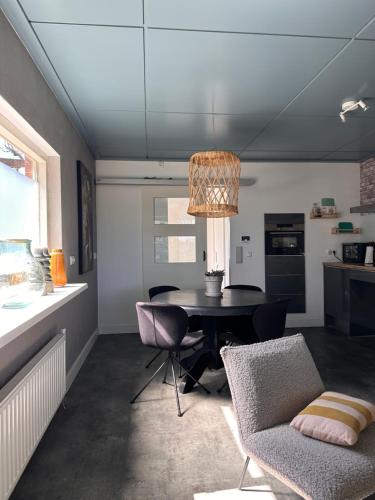 Het kleine huisje met Hottub in Emmen