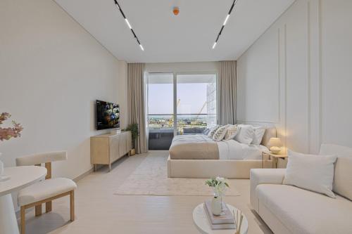 Daniels Studio at Marasi Drive with Canal View, Дубай