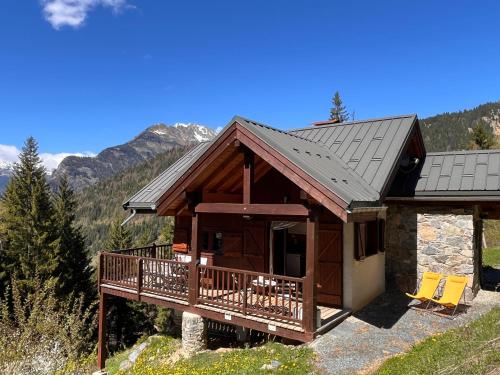 Exterior view, Chal'Oz 4 stars in Oz