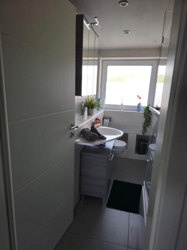 Vannituba, 1,5 Zimmer Ferienwohnung Apartment in ruhiger Lage stadtnah Neu in Brunnthal in Brunnthal