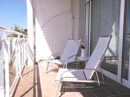 One-Bedroom Deluxe Apartment image 1