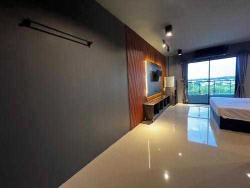 Dark Lights Retreat in Huai Yai