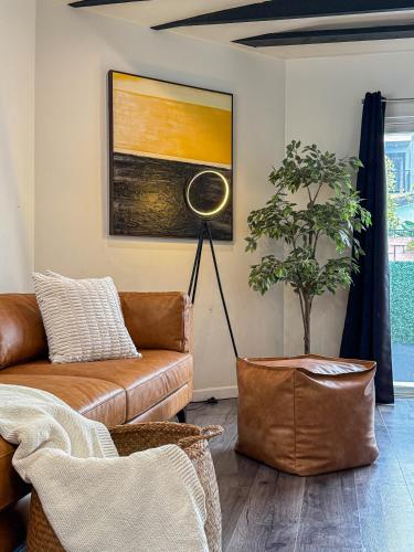 Gateway to Comfort- Modern 1BR Home - MK2 - WB in Los Angeles, USA
