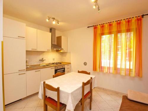 Ground floor retreat with bbq - image 4