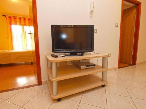 Ground floor retreat with bbq - image 3