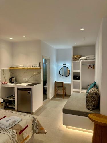 Akrogiali rooms in Antiparos