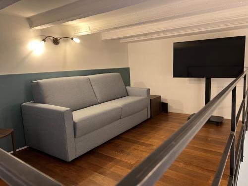 Two-room apartment in historic center with private courtyard, Bologna (photo 8)