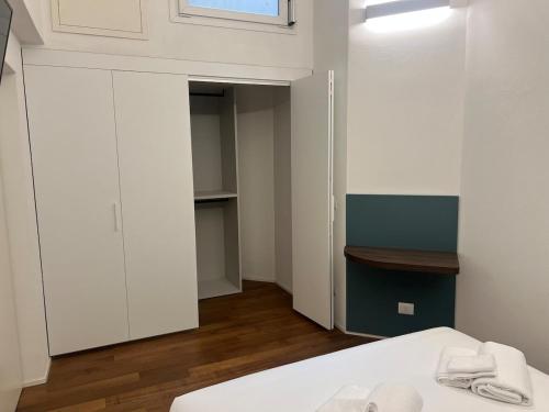 Two-room apartment in historic center with private courtyard, Bologna (photo 10)