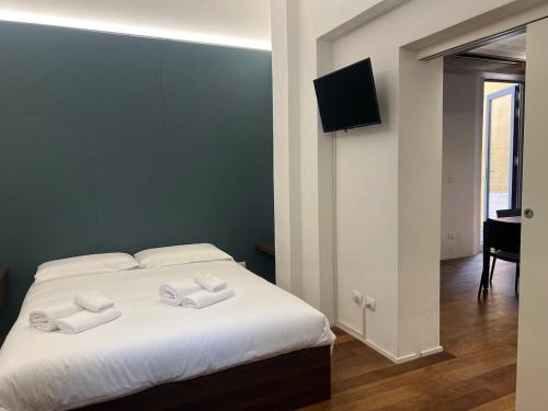 Two-room apartment in historic center with private courtyard, Bologna (photo 11)