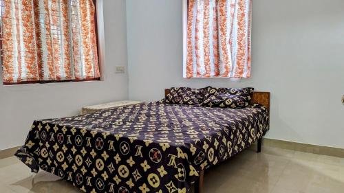 Spacious 2-storey home-4 bedroom - image 2