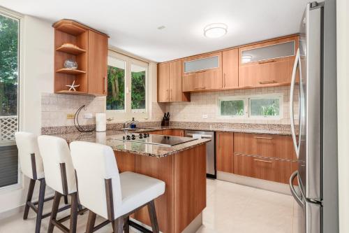 Villa at Palmas with Jacuzzi, Rooftop, Generator 24-7 in Humacao