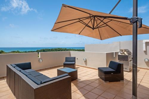 Villa at Palmas with Jacuzzi, Rooftop, Generator 24-7 in Humacao