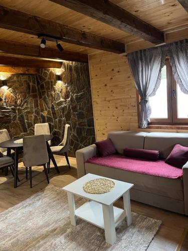 Apartments Bogdanović (Apartments Bogdanovic) in Mokra Gora