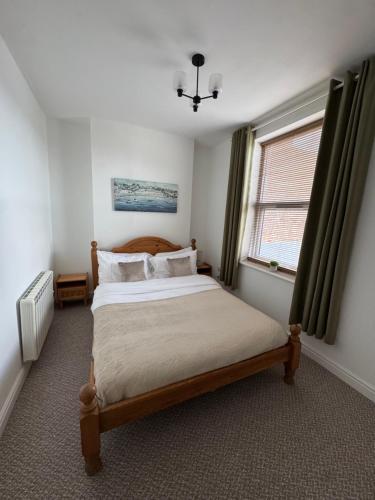 One-Bedroom Apartment image 10