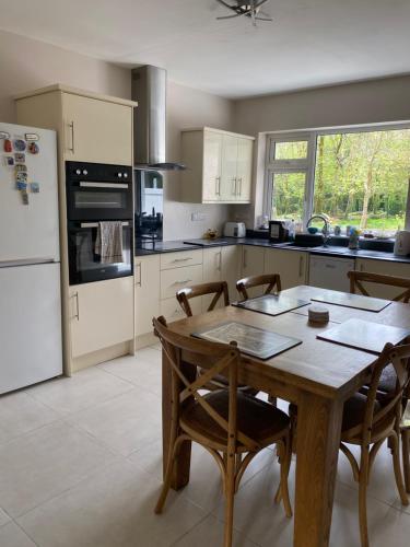 Einrichtungen, Golfing, Walking, Fishing Rest - sleeps 8 in Oughterard