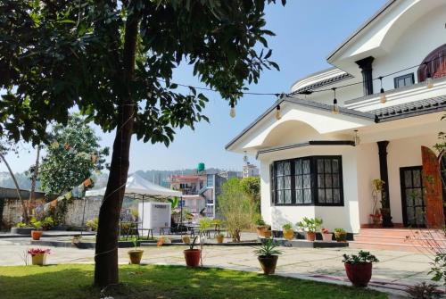 Chessboard villa Bar and restaurant in Gokarna