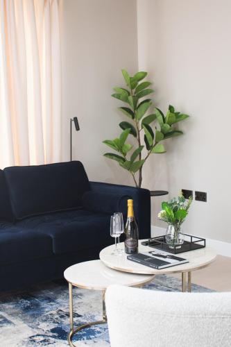 Stylish new-build, FREE parking, 10 minutes to NEC & BHX airport, Бирмингем (фото 9)